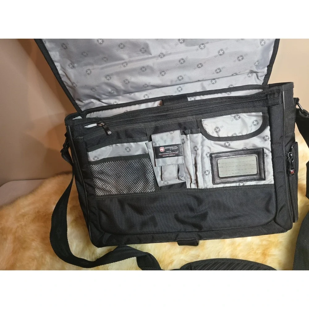 Swiss Gear Traveling Laptop Bag Or Office, All The Space And Pockets You Want